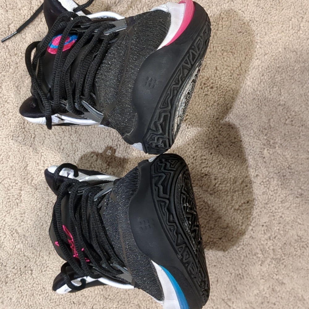 Nike Kyrie Infinity South Beach basketball mid - Picture 12 of 14